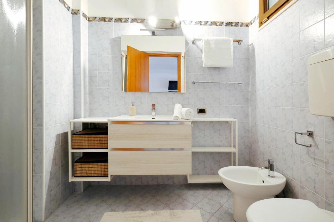Appartamenti Diffusi Di Villa Fiorita Con Accesso Alle Piscine Della Struttura Principale Cattolica Zewnętrze zdjęcie