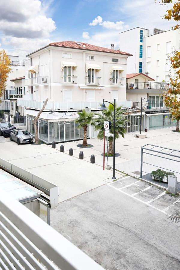 Appartamenti Diffusi Di Villa Fiorita Con Accesso Alle Piscine Della Struttura Principale Cattolica Zewnętrze zdjęcie