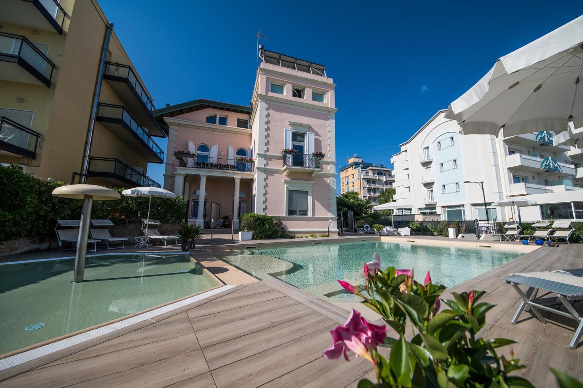 Appartamenti Diffusi Di Villa Fiorita Con Accesso Alle Piscine Della Struttura Principale Cattolica Zewnętrze zdjęcie