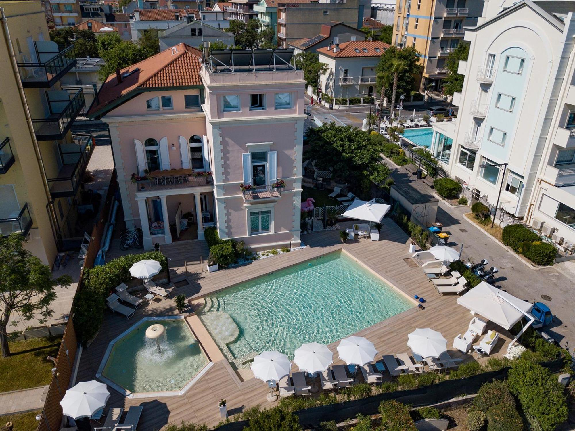 Appartamenti Diffusi Di Villa Fiorita Con Accesso Alle Piscine Della Struttura Principale Cattolica Zewnętrze zdjęcie